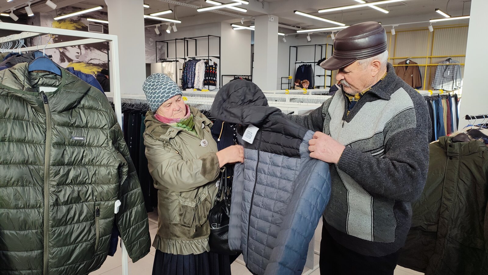 We developed support activities to ensure refugees a decent living during the cold season